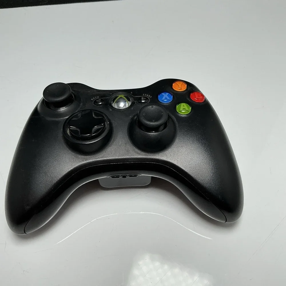 Official Xbox 360 Wireless Controller - Black with Battery Pack Model 1403